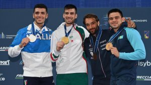 Казахстанец сотворил сенсацию на чемпионате мира по фехтованию
