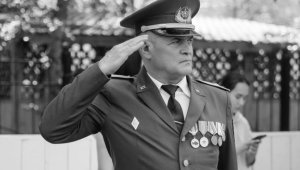 Президент наградил орденом «Айбын» ІІ степени погибшего учителя Александра Руденко