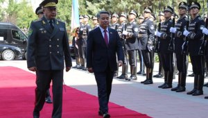 Министр обороны Южной Кореи посетил Узбекистан
