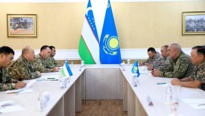 В Актау прошла встреча министров обороны Казахстана и Узбекистана