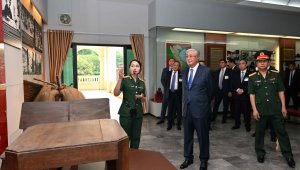 Касым-Жомарт Токаев посетил музей военной истории Вьетнама