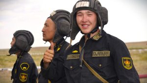 Свой профессиональный праздник отмечают казахстанские танкисты