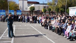 В Алматы торжественно проводили новобранцев на срочную воинскую службу