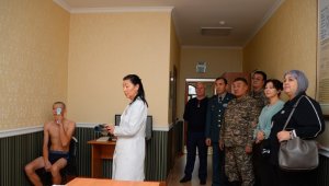 Представители комитета солдатских матерей посетили военкомат