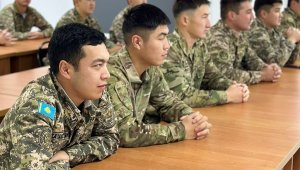 В Алматы курсантам военного института временно ограничили общение с семьями из-за кори
