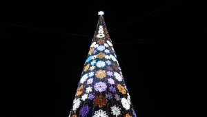 Новогоднюю елку украли из магазина в Усть-Каменогорске
