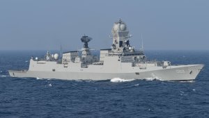 Индия развернет эсминцы после атаки на танкер в Аравийском море