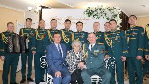 Ветерану ВОВ Анне Котовой из Караганды исполнилось 100 лет