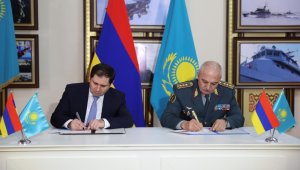 Министры обороны Казахстана и Армении провели встречу в Астане