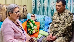 В Конаеве поздравили 103-летнюю ветерана ВОВ с 8 марта