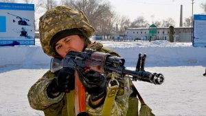 «Не могу представить себя в гражданской жизни»: как служится женщинам в армии Казахстана?