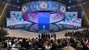 «Общество, в котором чтят женщин, можно назвать культурным»: Токаев поздравил казахстанок с 8 марта