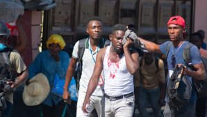 В Гаити проходят крупные беспорядки. Ряд стран эвакуировали дипсотрудников