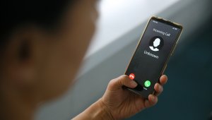 Не отвечать на видеозвонки с неизвестных номеров советуют казахстанцам
