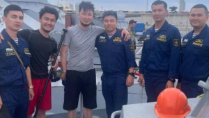 Унесённые ветром: военные моряки спасли людей в Каспийском море