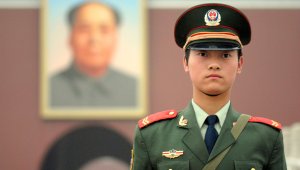 Двое китайских военных продали секретные документы на завод по переработке бумаги