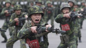 «Укомплектованы на 67%»: стареющее население Тайваня сокращает ее армию